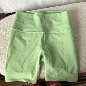 ALO Yoga Women's Light Green Biker Shorts MEDIUM